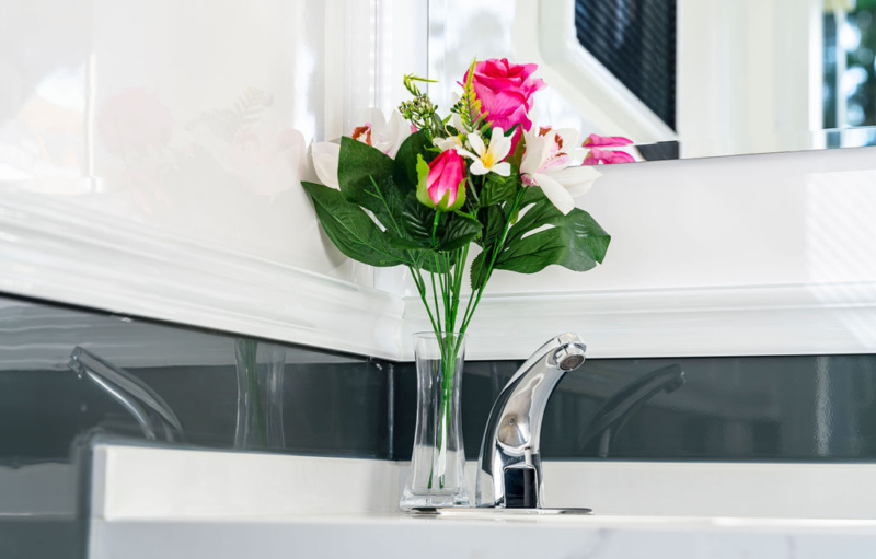 Luxury Loo Web 25